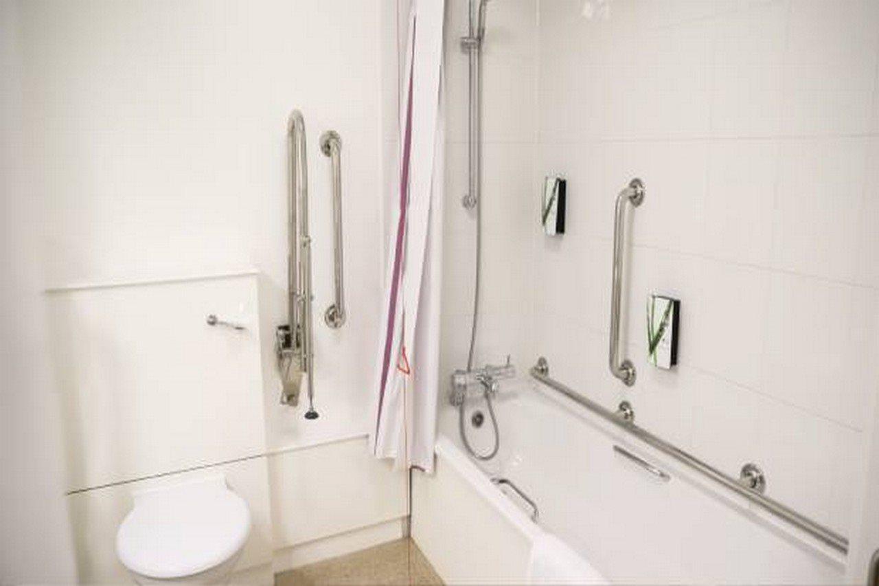 Premier Inn Wolverhampton City Centre Экстерьер фото
