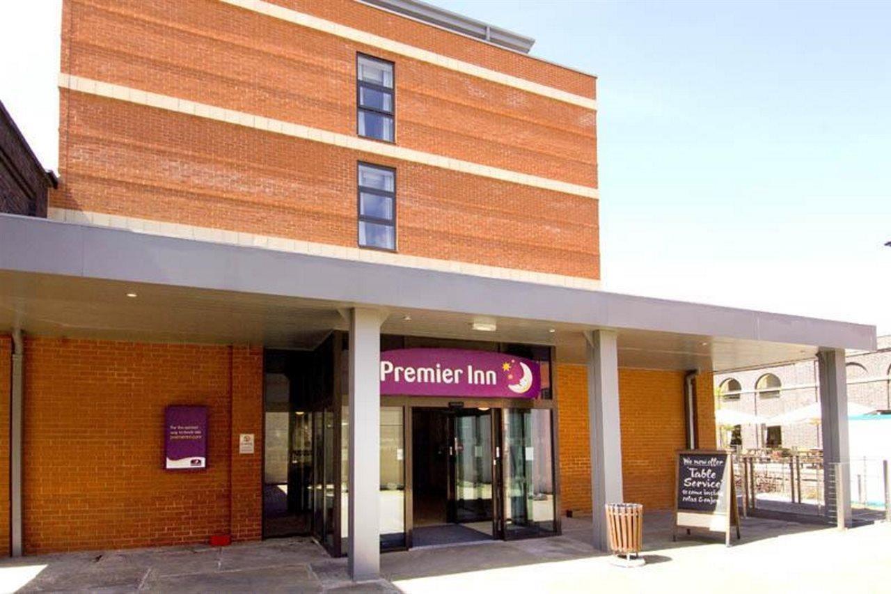 Premier Inn Wolverhampton City Centre Экстерьер фото