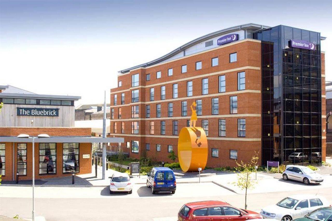 Premier Inn Wolverhampton City Centre Экстерьер фото